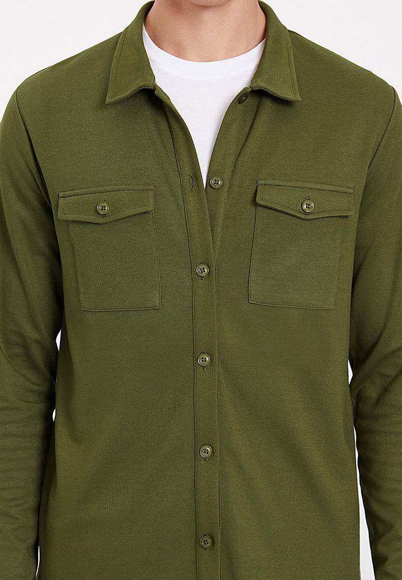 ESSENTIALS OVERSHIRT in Capulet Olive