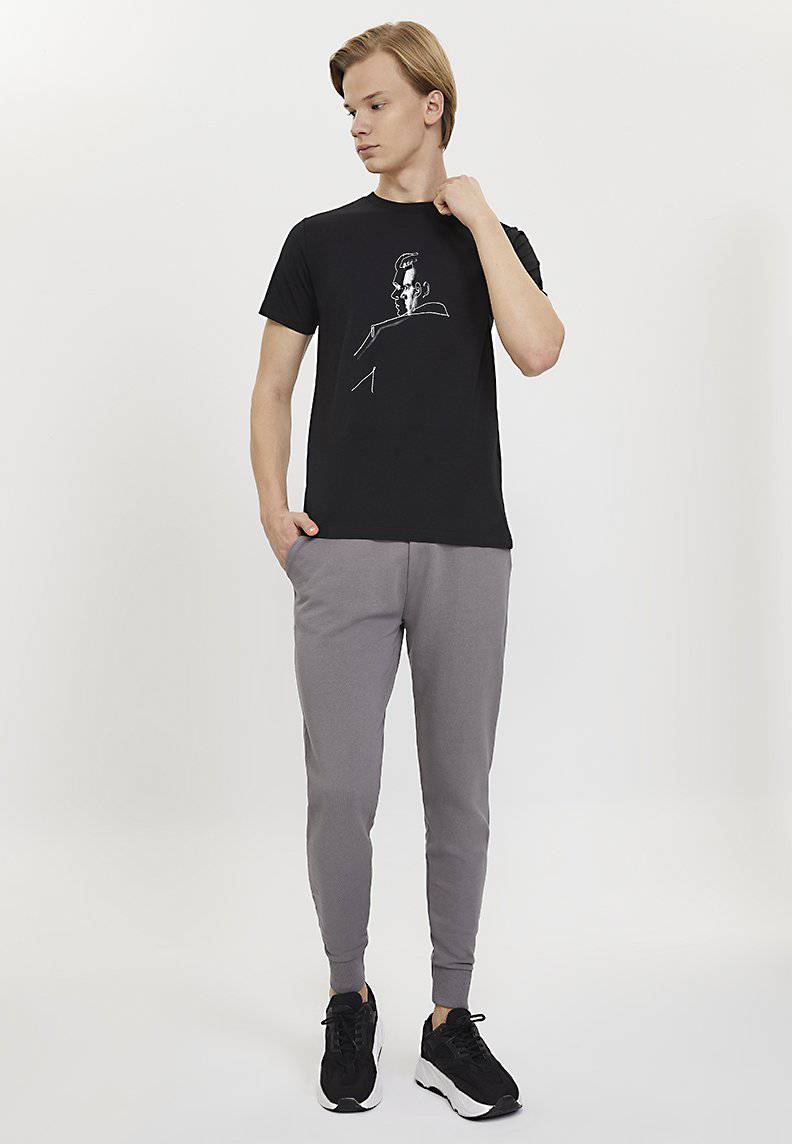 BLACK LINE ART TEE
