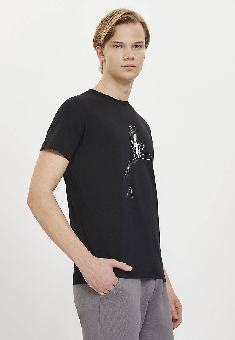 BLACK LINE ART TEE