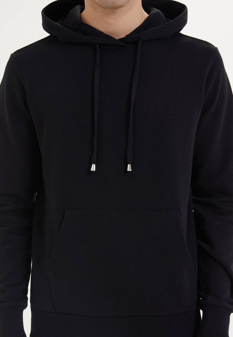 ESSENTIALS HOODIE in Black