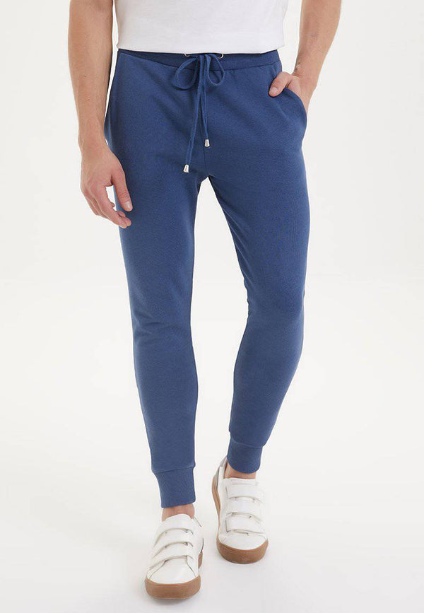 ESSENTIALS JOGGER in Dark Denim