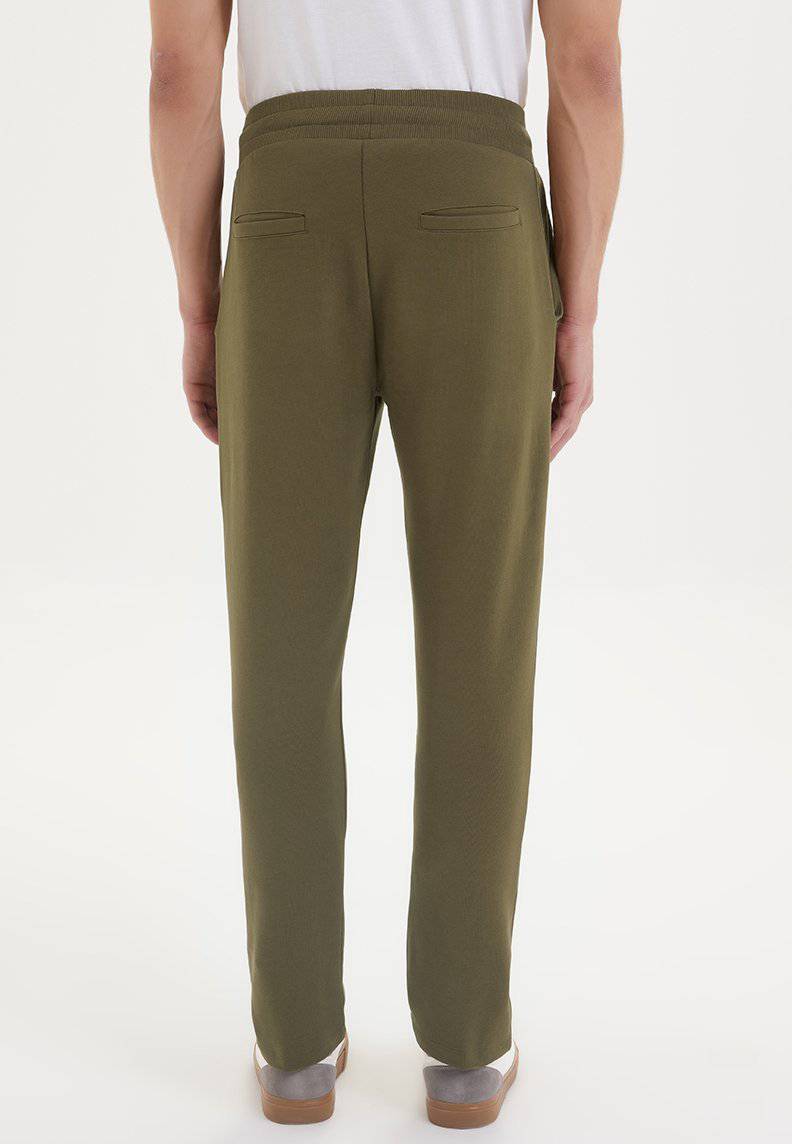 ESSENTIALS SWEATPANT in Dark Olive